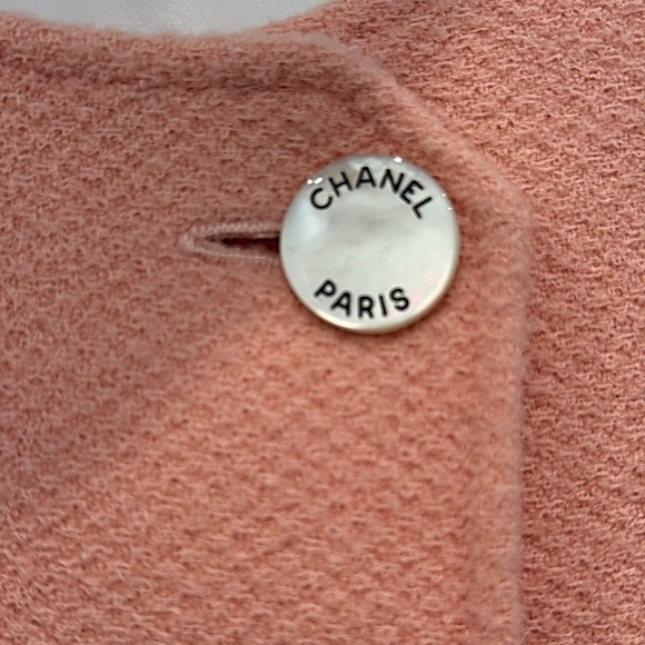 Chanel Vintage 1997P Pink Skirt Suit w 9 MOP logo buttons Sz FR 34 / US 0-2 - Picture 10 of 16